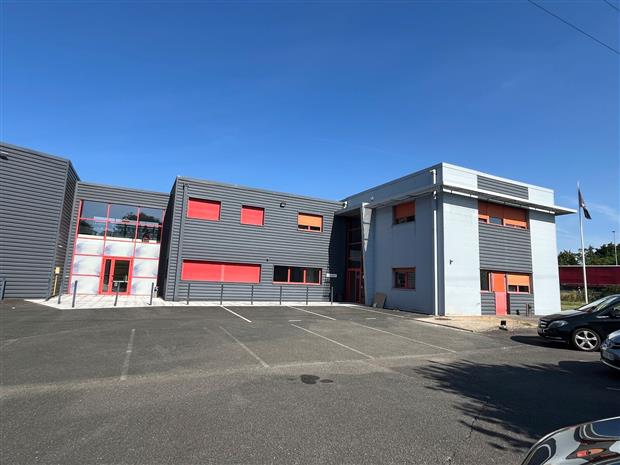 Local d'activités Location 45800 ST JEAN DE BRAYE