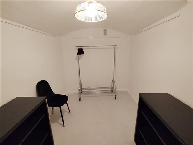 Bureau Location 13790 PEYNIER