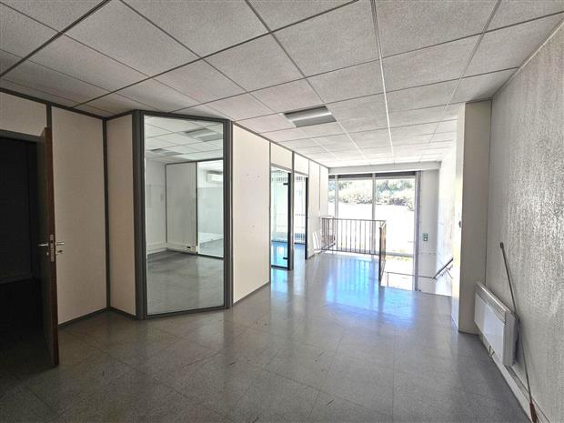 Commerce Location 06600 ANTIBES