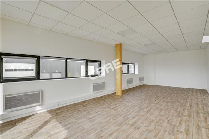 Local d'activités Location 77170 BRIE COMTE ROBERT