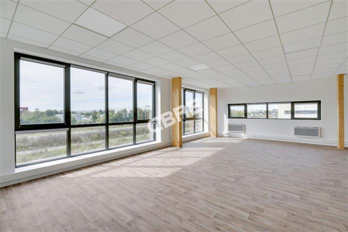 Local d'activités Location 77170 BRIE COMTE ROBERT