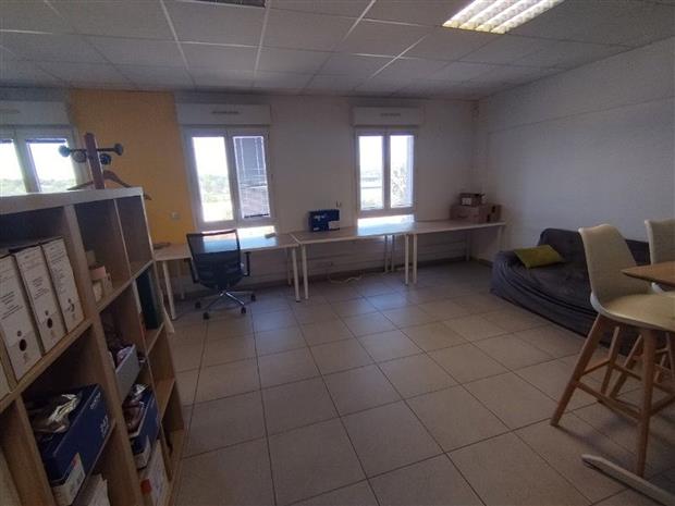 Bureau Location 13510 EGUILLES