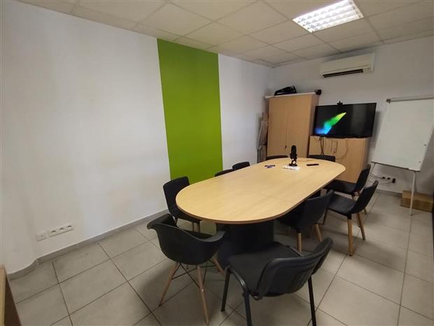 Bureau Location 13510 EGUILLES