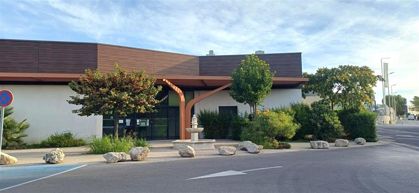 Commerce Location 34920 LE CRES