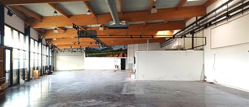 Commerce Location 34920 LE CRES