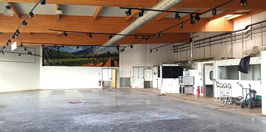 Commerce Location 34920 LE CRES