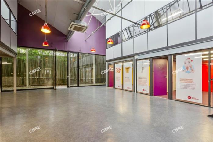 Local d'activités Location 93100 MONTREUIL
