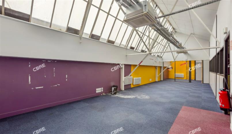 Local d'activités Location 93100 MONTREUIL