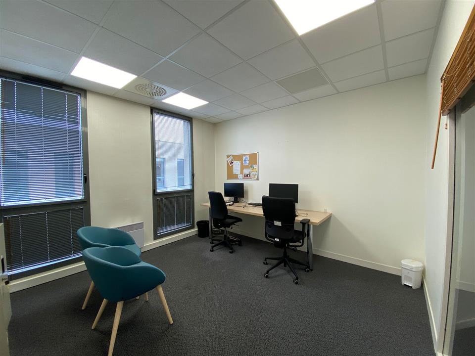Bureau Location 35000 RENNES 11 RUE LOUIS KERAUTRET BOTMEL