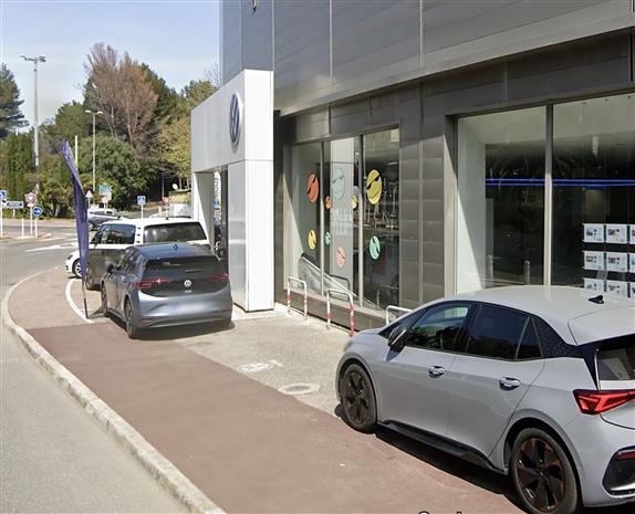 Commerce Location 06600 ANTIBES