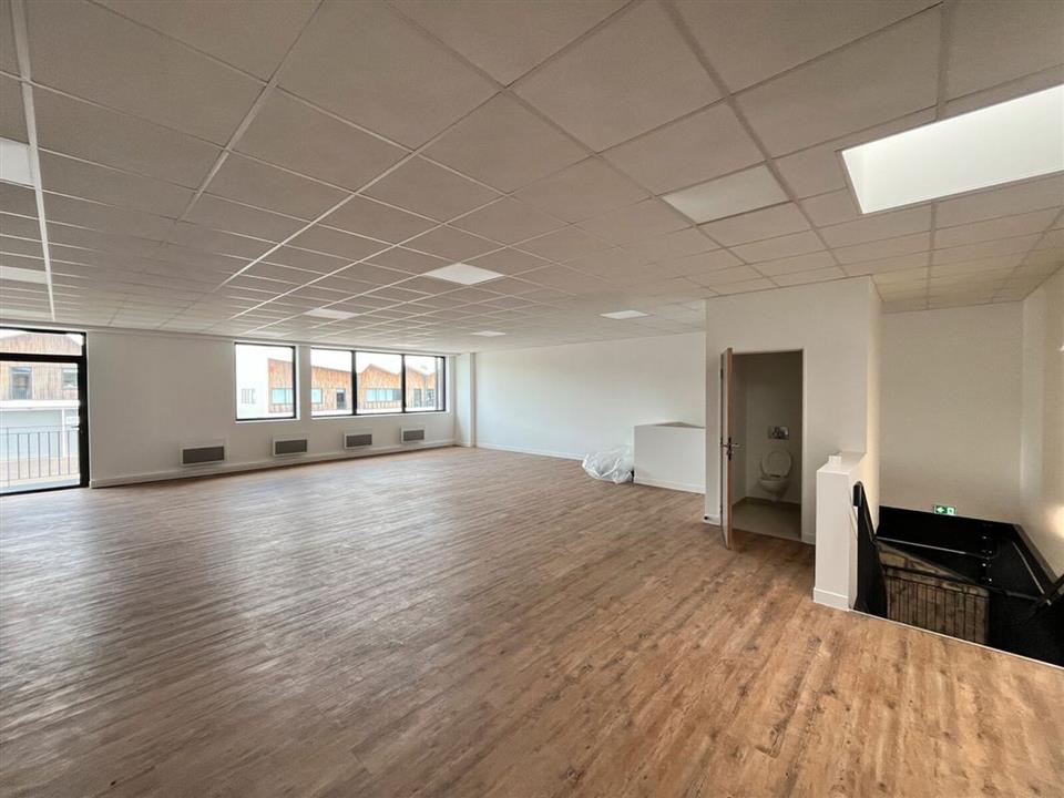 Local d'activités Location 95360 MONTMAGNY