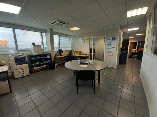 Local d'activités Location 14123 IFS