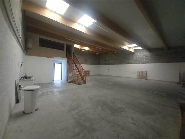 Local d'activités Location 14120 MONDEVILLE