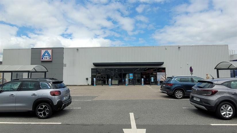 Commerce Location 76240 LE MESNIL ESNARD