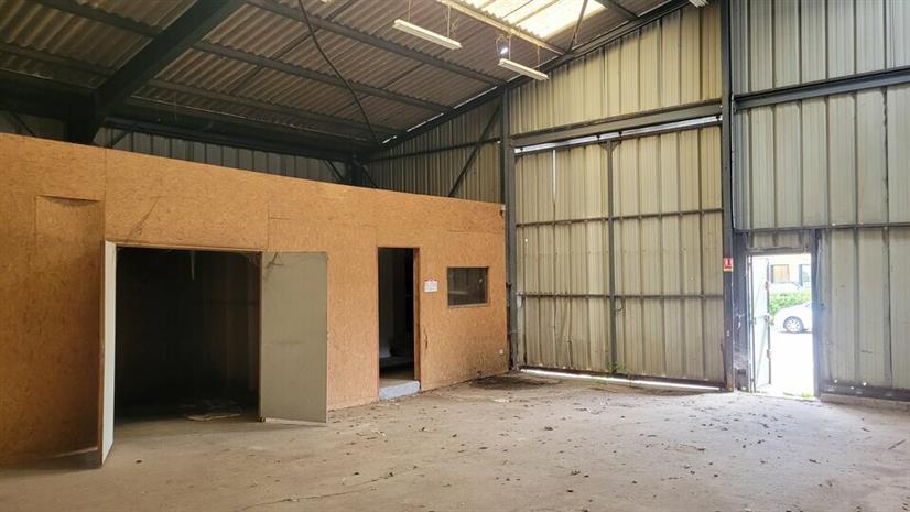 Commerce Location 76240 LE MESNIL ESNARD