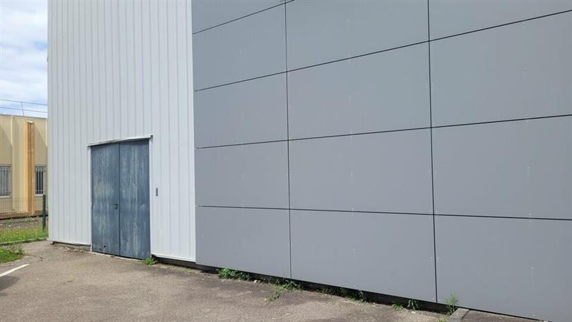Commerce Location 76240 LE MESNIL ESNARD