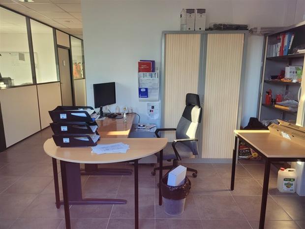 Local d'activités Location 76350 OISSEL