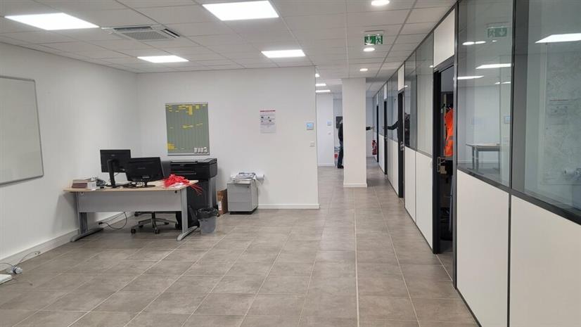 Local d'activités Location 76350 OISSEL