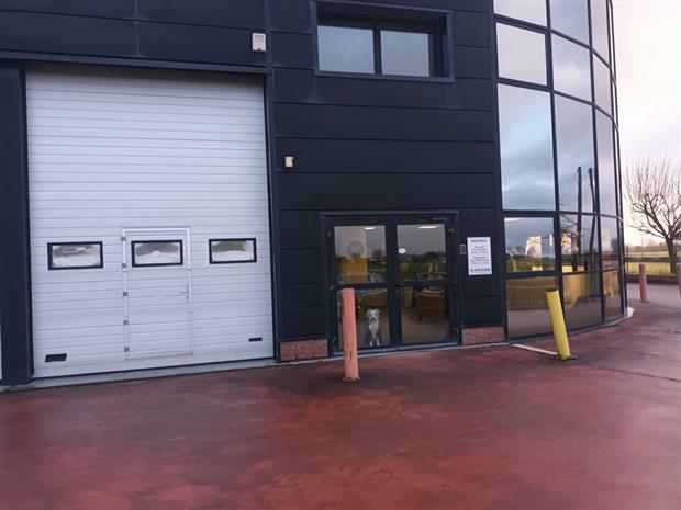 Bureau Location 76160 PREAUX