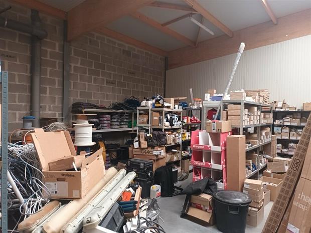 Local d'activités Location 76320 CAUDEBEC LES ELBEUF