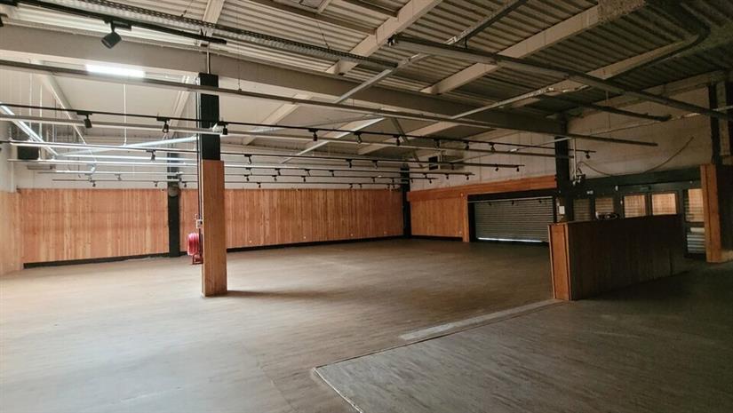 Commerce Location 76360 BARENTIN