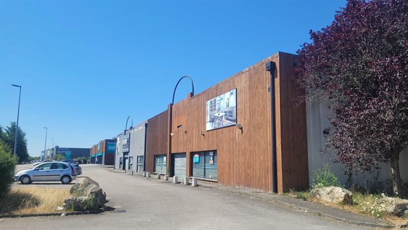 Commerce Location 76360 BARENTIN