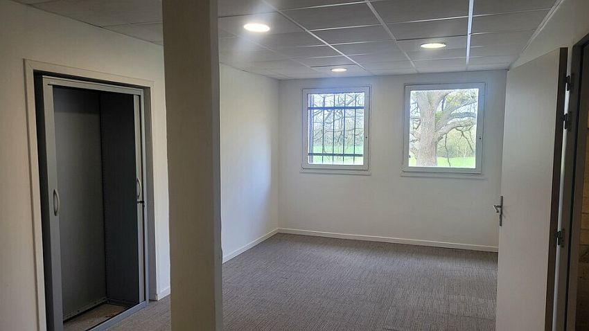 Local d'activités Location 76160 SAINT JACQUES SUR DARNETAL