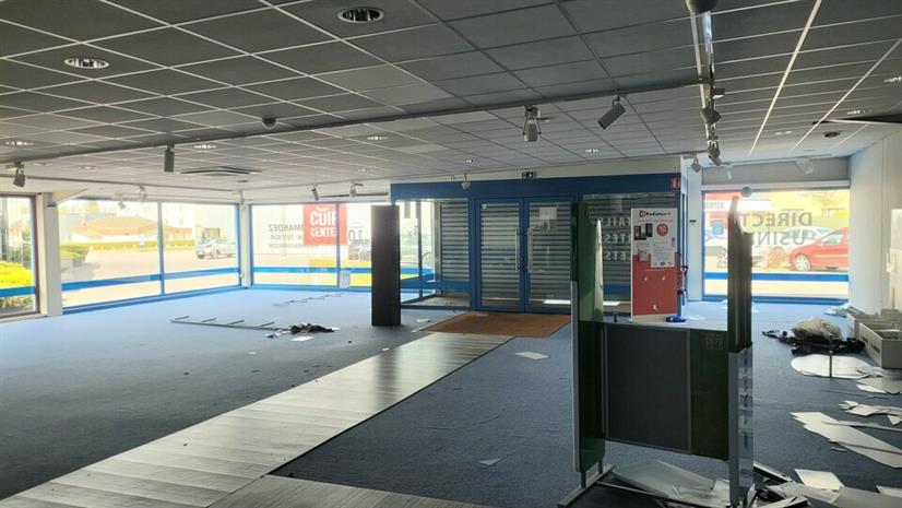 Commerce Location 76360 BARENTIN