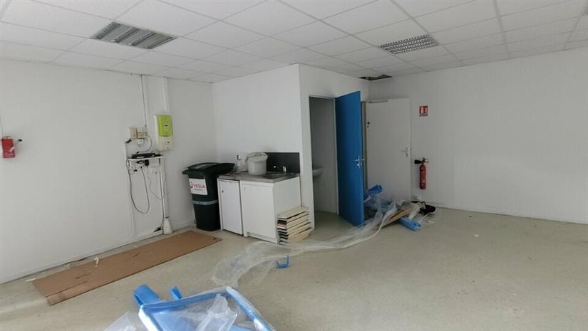 Commerce Location 76360 BARENTIN