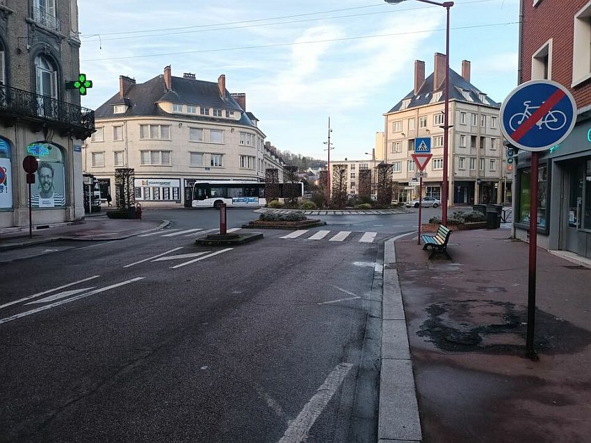 Commerce Location 76500 ELBEUF