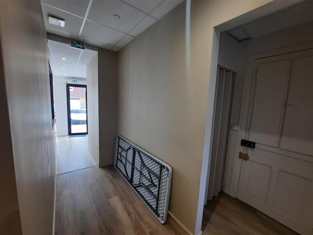 Commerce Location 76300 SOTTEVILLE LES ROUEN