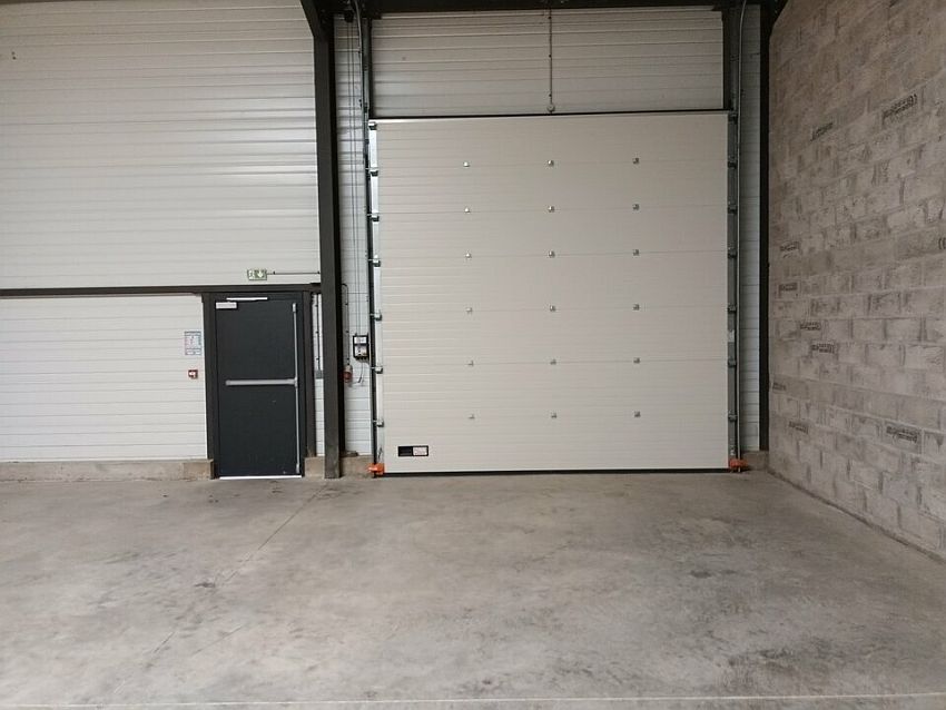 Local d'activités Location 78550 HOUDAN