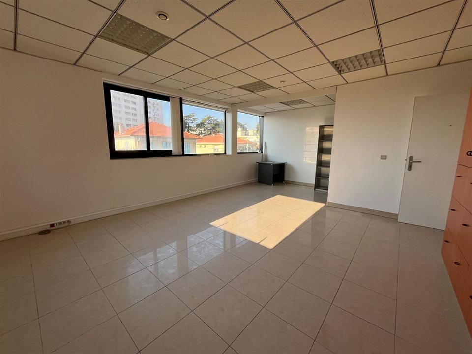 Bureau Location 06200 NICE