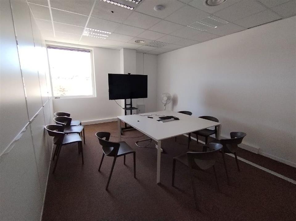 Bureau Location 13590 MEYREUIL