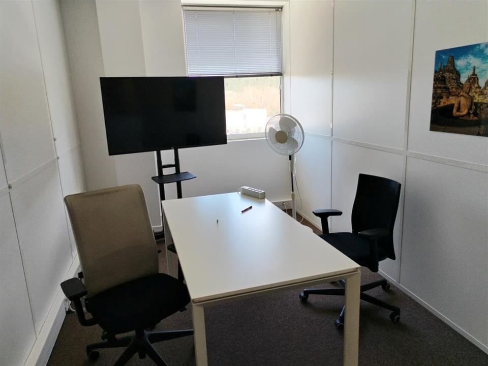 Bureau Location 13590 MEYREUIL
