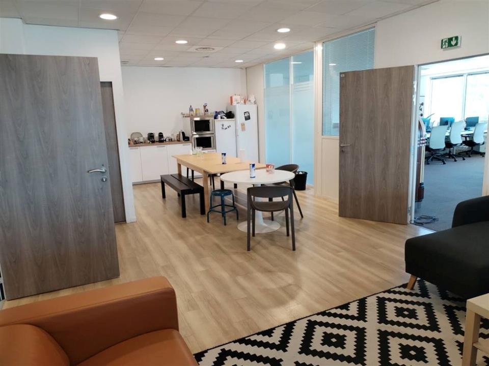 Bureau Location 13590 MEYREUIL