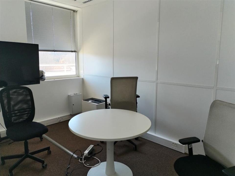 Bureau Location 13590 MEYREUIL