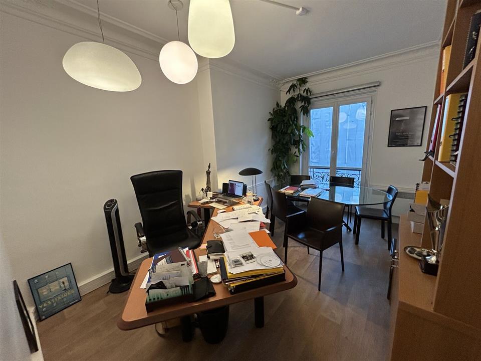 Bureau Location 75010 PARIS 19 RUE BEAUREPAIRE