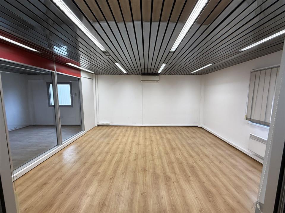 Local d'activités Location 78530 BUC