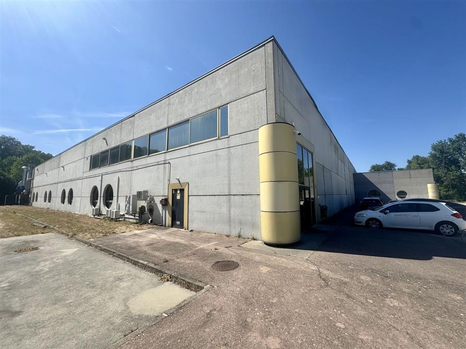 Local d'activités Vente/Location 42520 ST PIERRE DE BOEUF