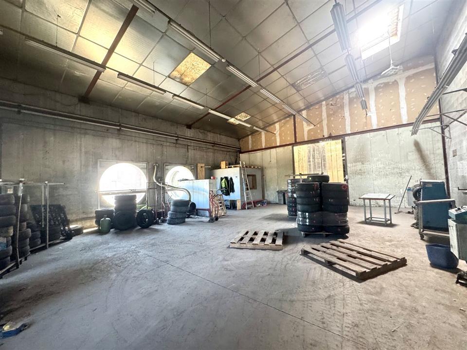 Local d'activités Vente/Location 42520 ST PIERRE DE BOEUF