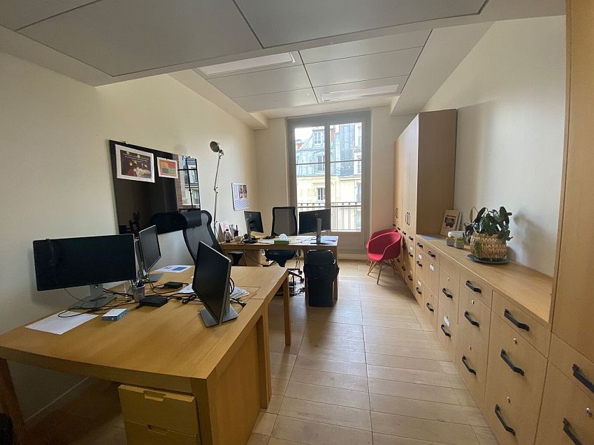 Bureau Location 75008 PARIS 20 RUE DE LA BAUME