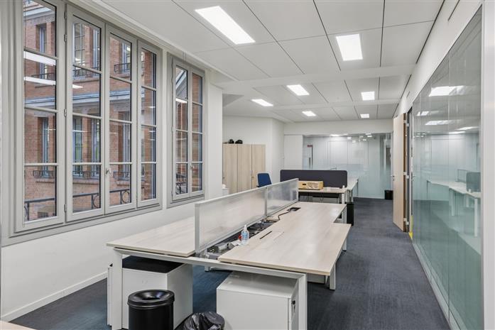 Bureau Location 75008 PARIS 20 RUE DE LA BAUME