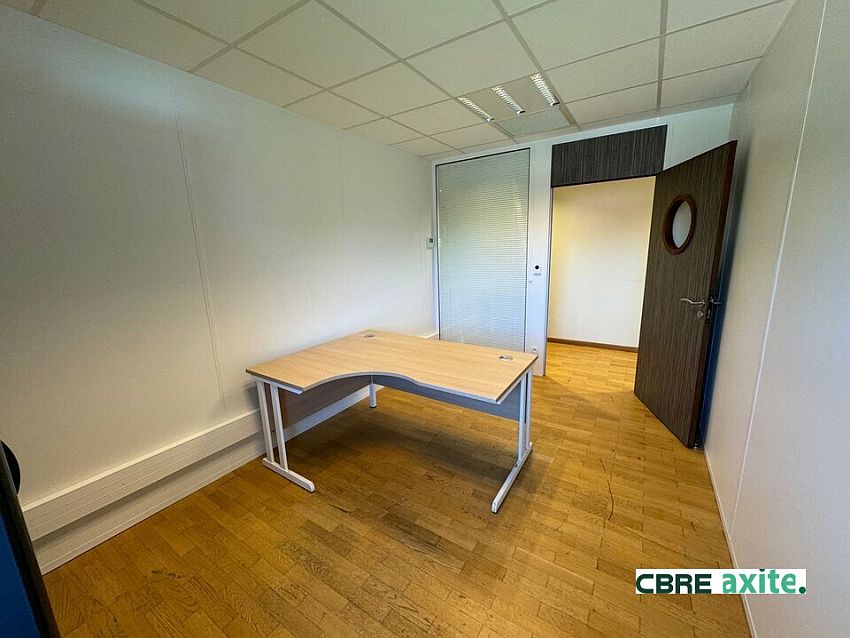 Bureau Location 73800 FRANCIN