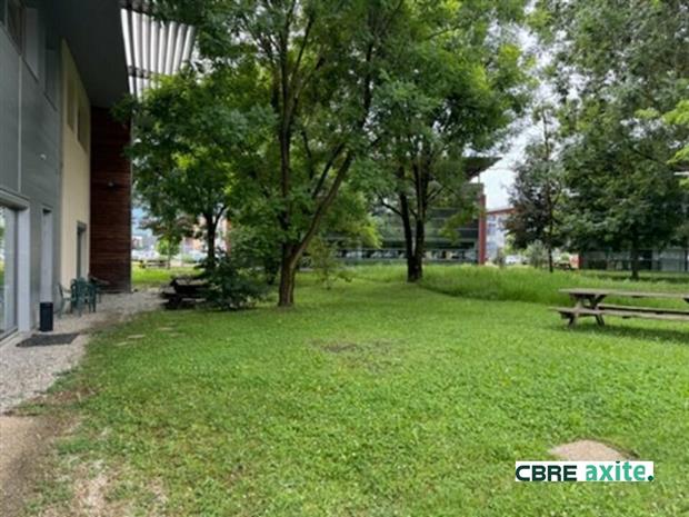 Bureau Location 73800 FRANCIN