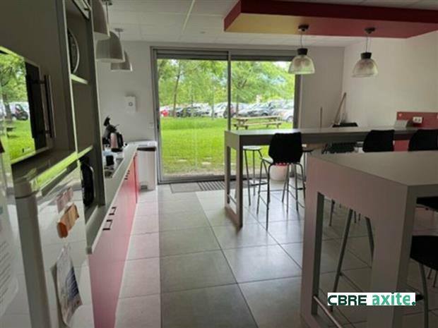 Bureau Location 73800 FRANCIN