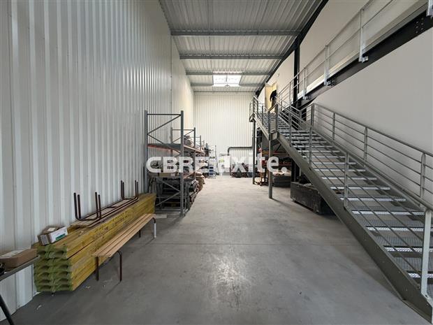 Local d'activités Location 73420 MERY