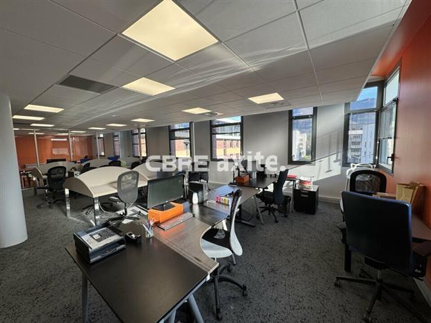 Bureau Location 73000 BASSENS