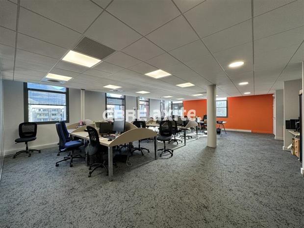 Bureau Location 73000 BASSENS