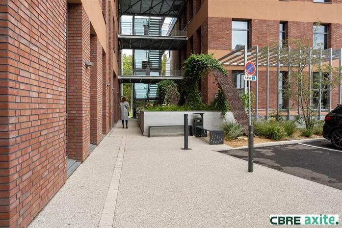 Bureau Location 73000 BASSENS